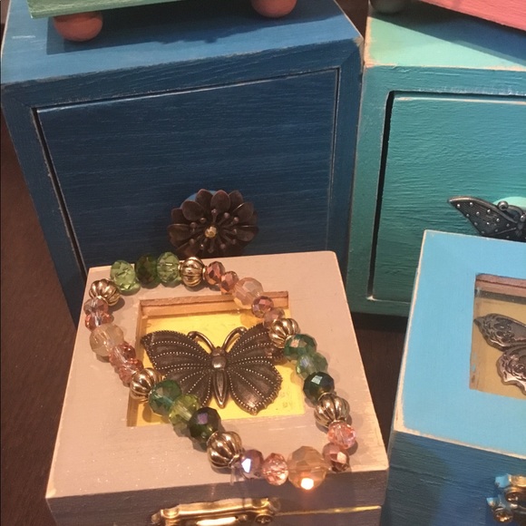 Beautiful handmade glass & metal bracelet.. - Picture 2 of 4